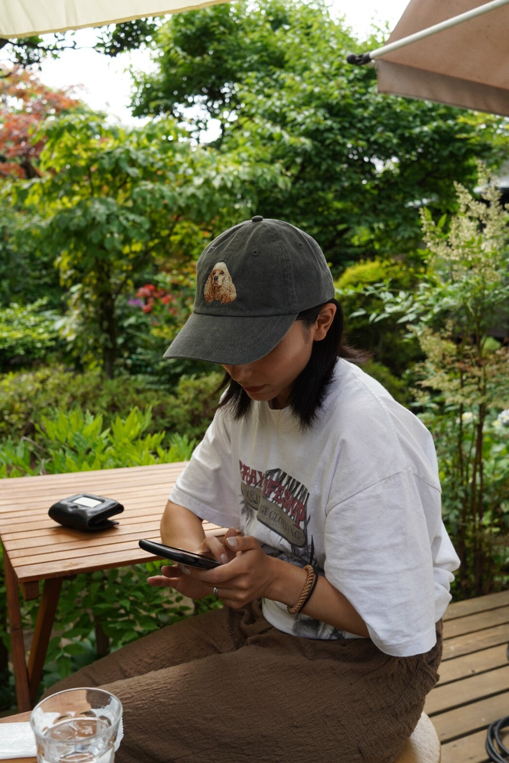 Dog embroidery cotton dad cap[fade black]-Papillon(White×red)