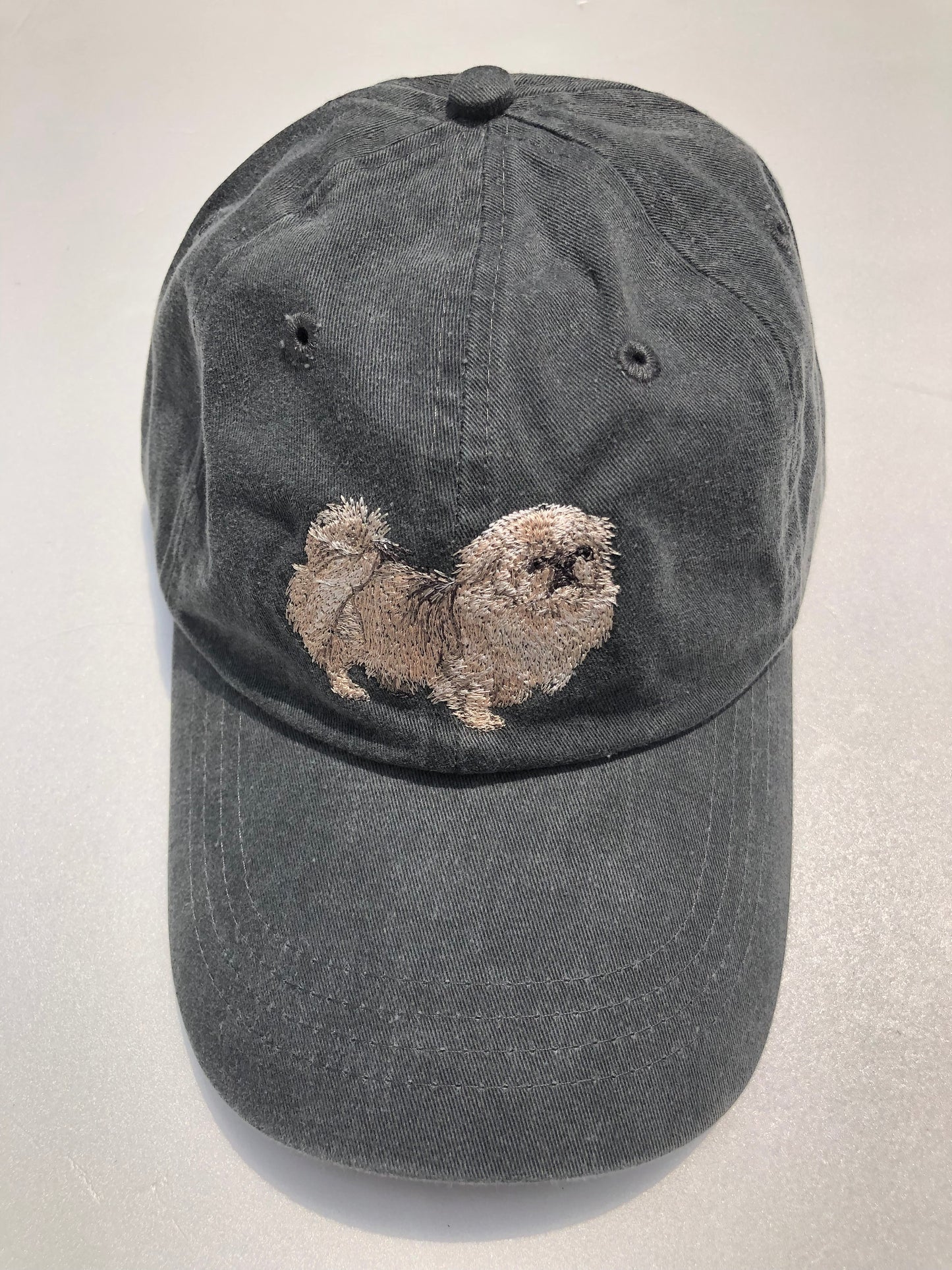 Dog embroidery cotton dad cap[fade black]-Pekinese(whole)