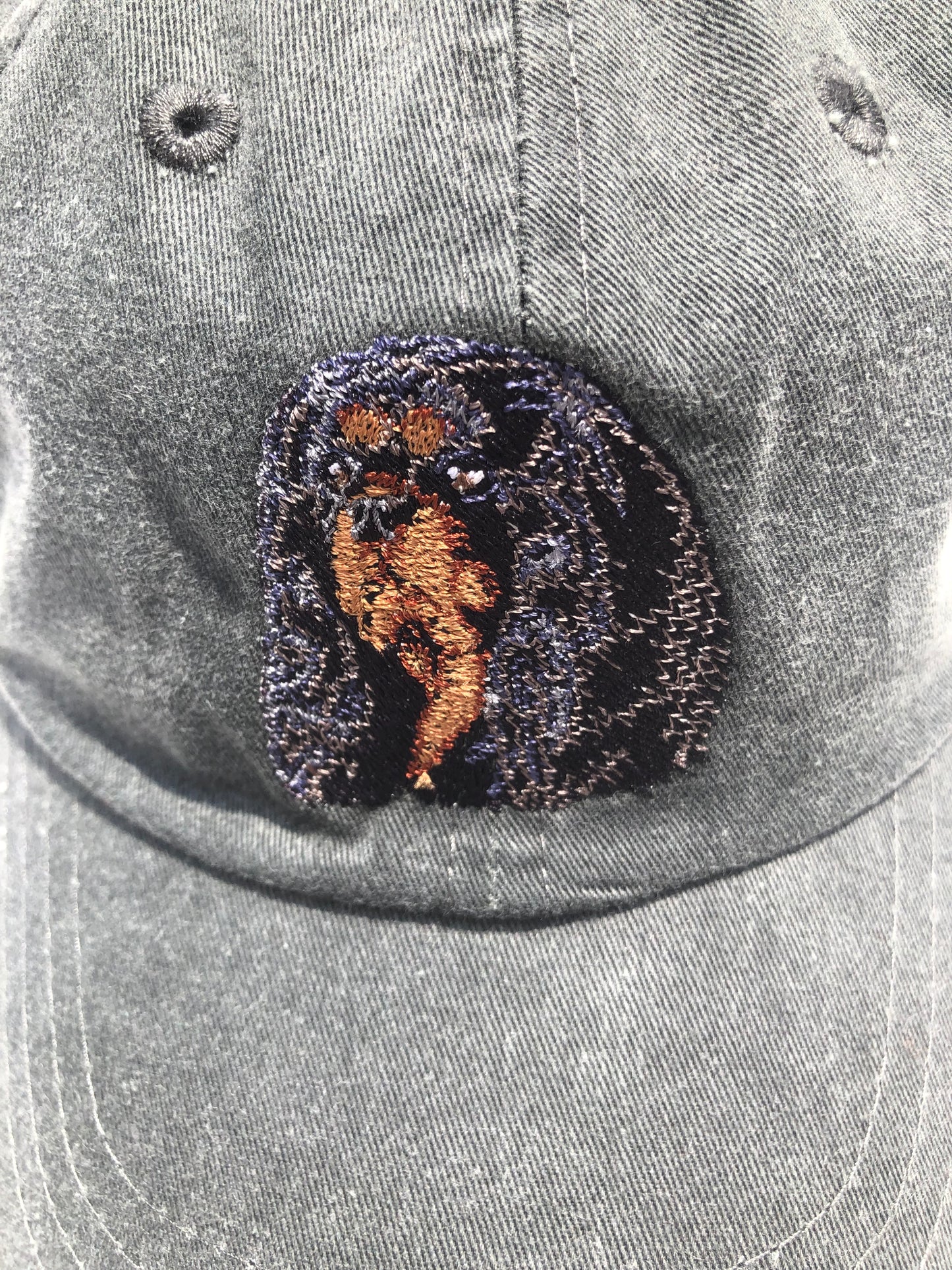 Dog embroidery cotton dad cap[fade black]-cavalier(black&tan)