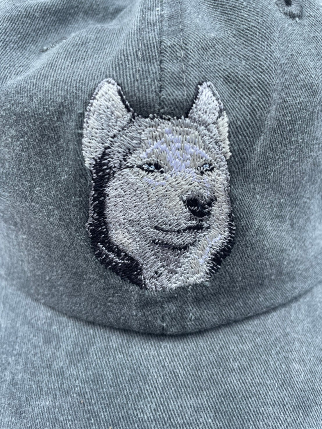 Dog embroidery cotton dad cap[fade black]-Siberian Husky