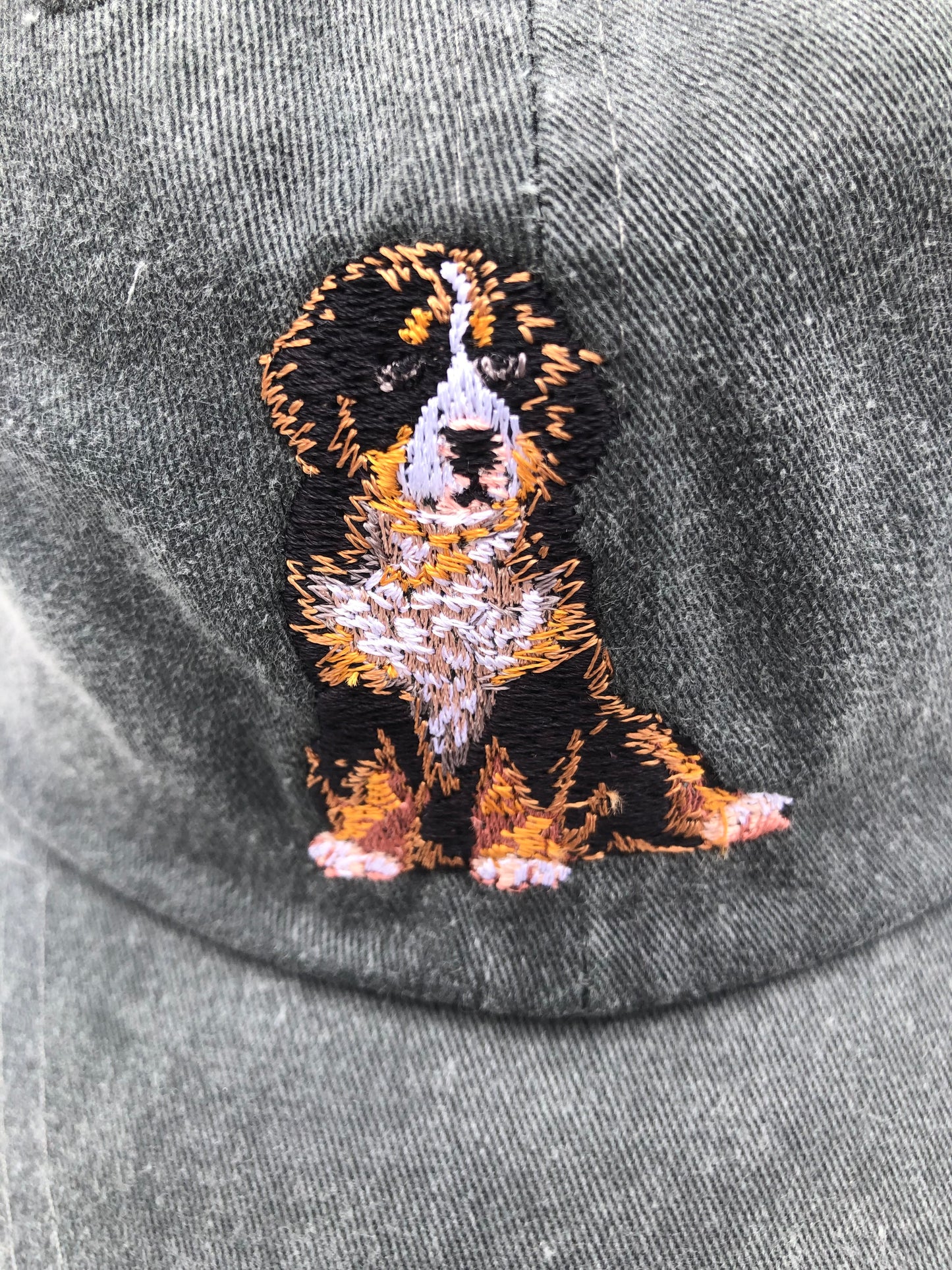 Dog embroidery cotton dad cap[fade black]-Bernese Mountain(whelo)